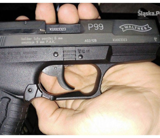 Pistolet hukowy