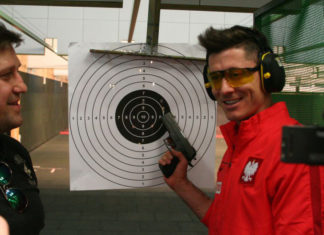 Trening kadry piłkarskiej na strzelnicy KGP