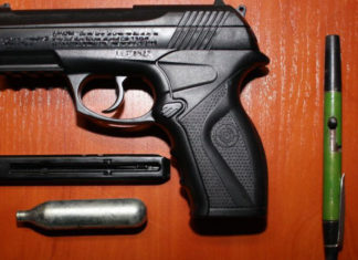 Strzelający długopis