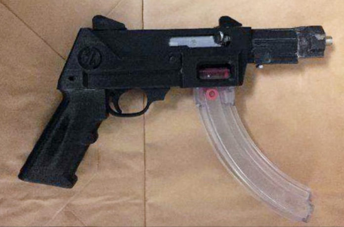 pistolet maszynowy wydrukowany na drukarce 3d